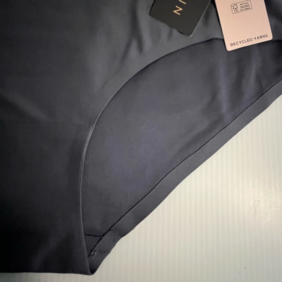 Danskin Super Slim and Thin Laser Cut Tech Sealed No-Show 5 pc Panties Set - Picture 10 of 13